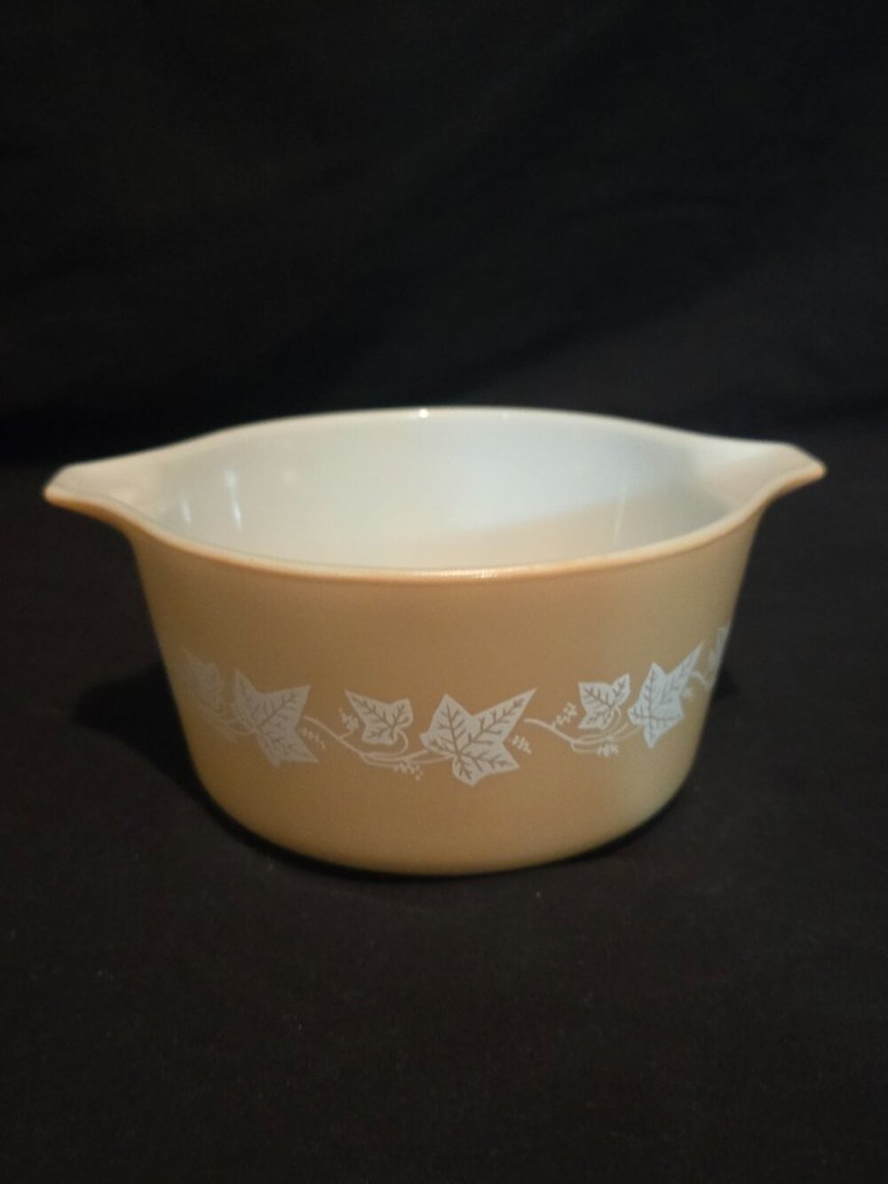 Pyrex 473 1QT Sandalwood 1961-1962 White on Tan Serve and Store Dish